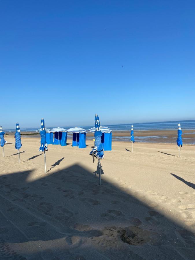 בלונוויל-סור-מר La Villa L'Oiseau Bleu Proche De La Plage Et De Deauville !!! Awards 2025 מראה חיצוני תמונה