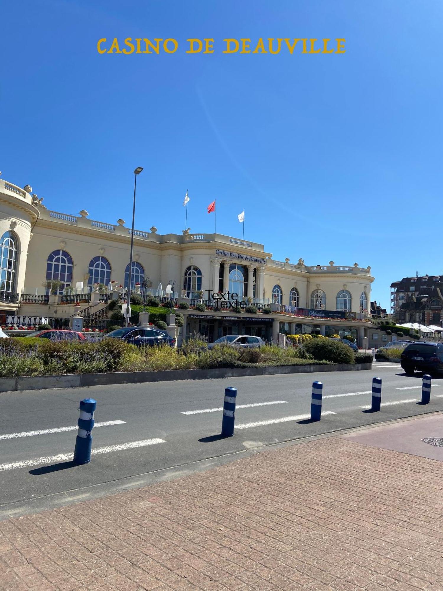 בלונוויל-סור-מר La Villa L'Oiseau Bleu Proche De La Plage Et De Deauville !!! Awards 2025 מראה חיצוני תמונה